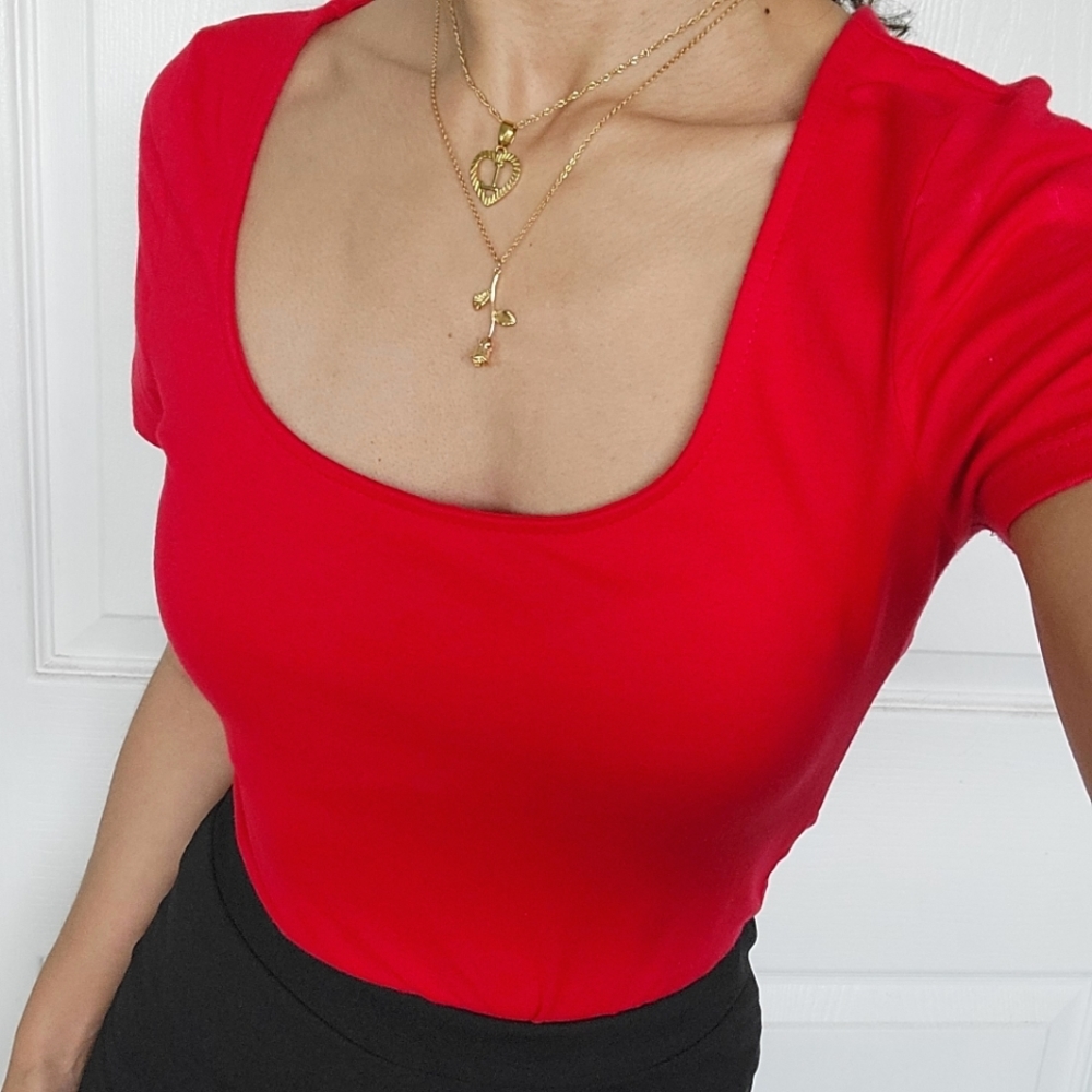 Scoop Neck Short Sleeve Top